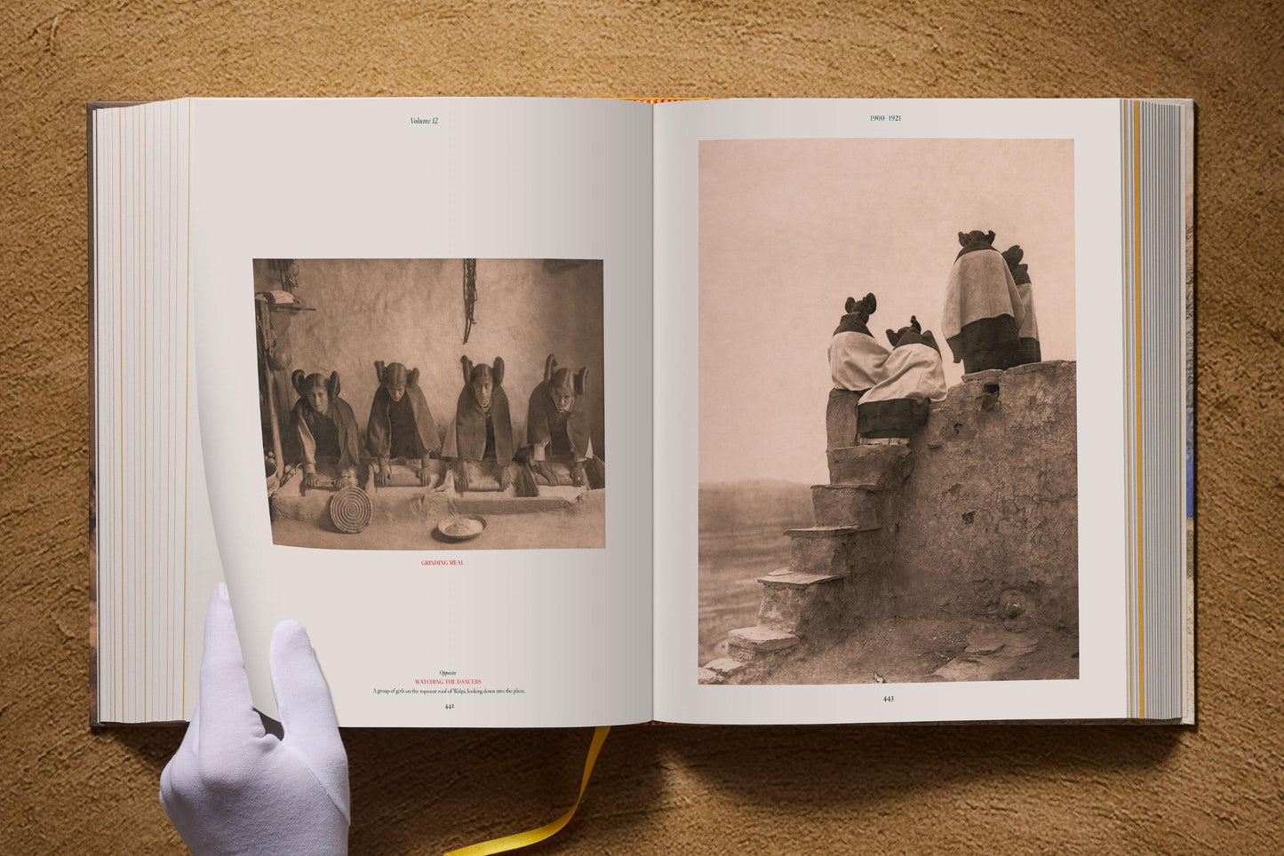 Edward S. Curtis. The North American Indian. The Complete Portfolios (Interior Pages) - Chrysler Museum Shop