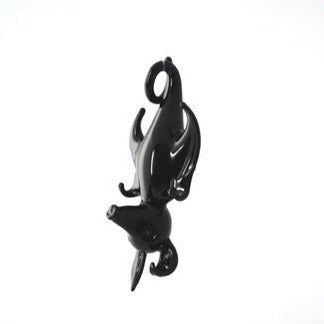 Glasskulptur „Schlafende Fledermaus“ in Schwarz