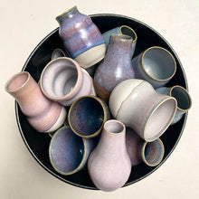 Kleine Keramiktöpfe von Sara Pilchman
