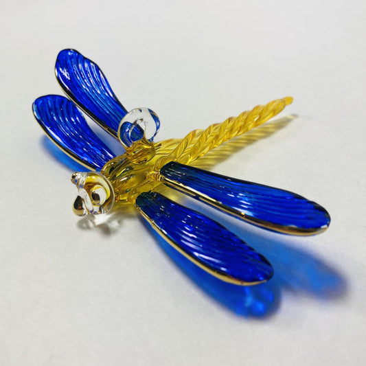 Adorno de libélula de cristal: azul y amarillo