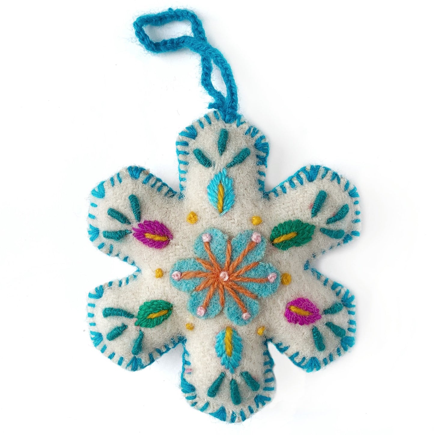 Bestickte Schneeflocken-Ornamente aus Wolle