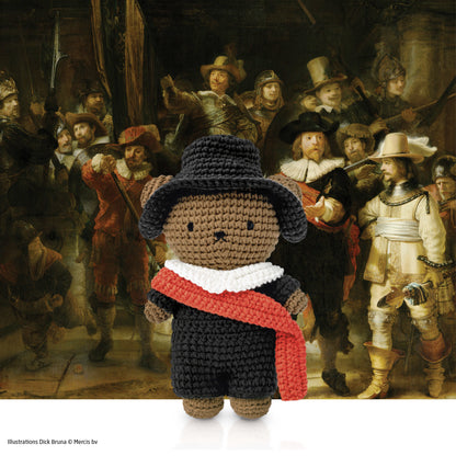 Muñeca de punto hecha a mano de Boris con traje de "Reloj de noche" de Rembrandt