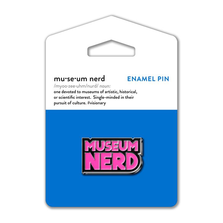 Emaille-Anstecker „Museum Nerd“ (Pink)