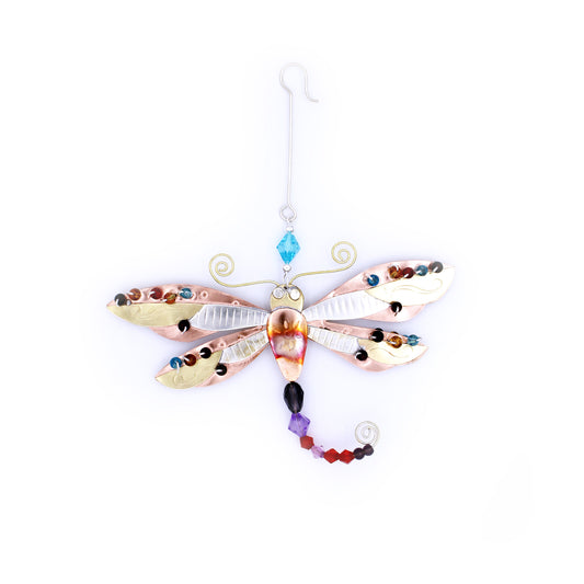 Handgefertigtes Metallornament: Libelle mit leuchtenden Flügeln