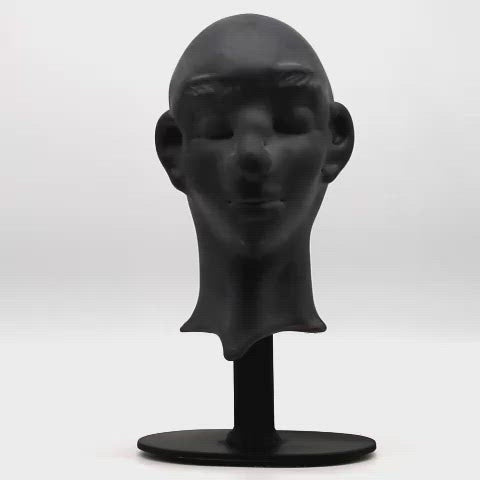 Sculpted Glass Bust by Kwun Lan Wong ON SALE - Chrysler Museum Shop